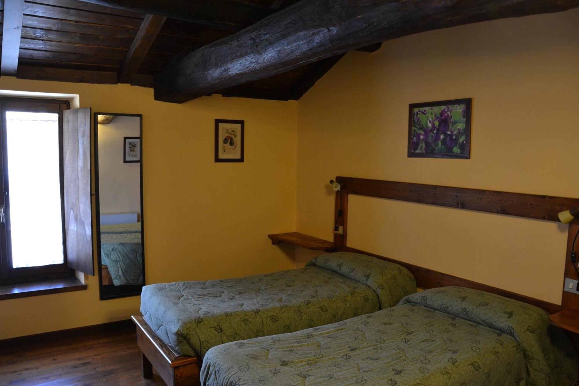 Agriturismo Torrazzetta Casteggio Exteriör bild