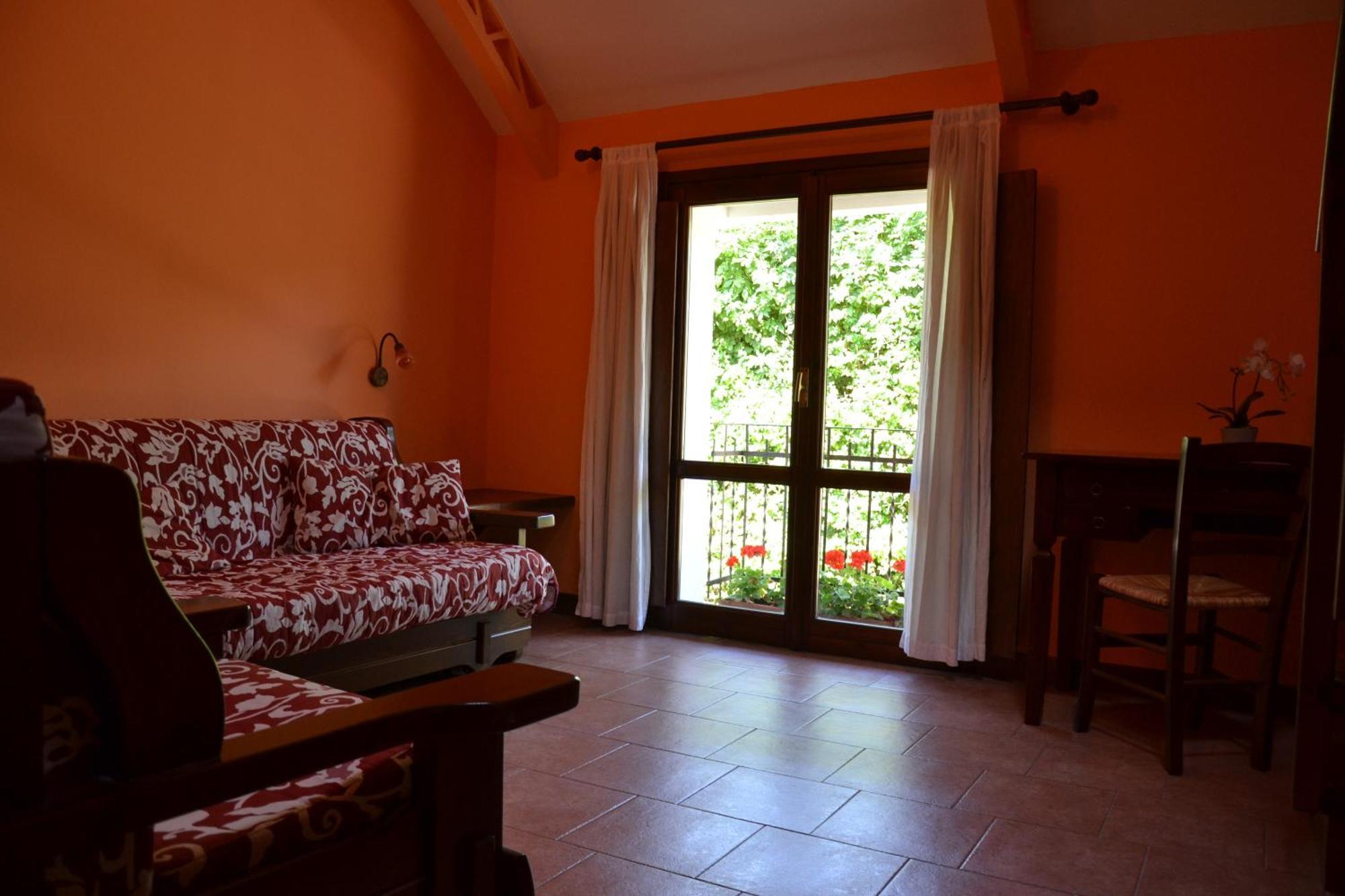 Agriturismo Torrazzetta Casteggio Rum bild