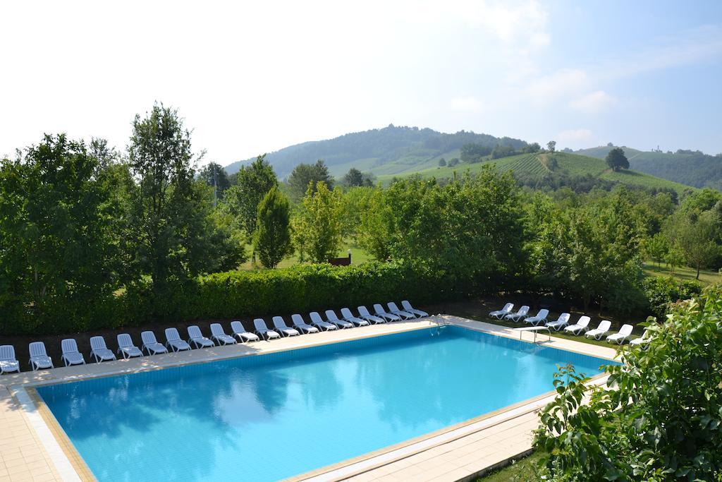 Agriturismo Torrazzetta Casteggio Exteriör bild