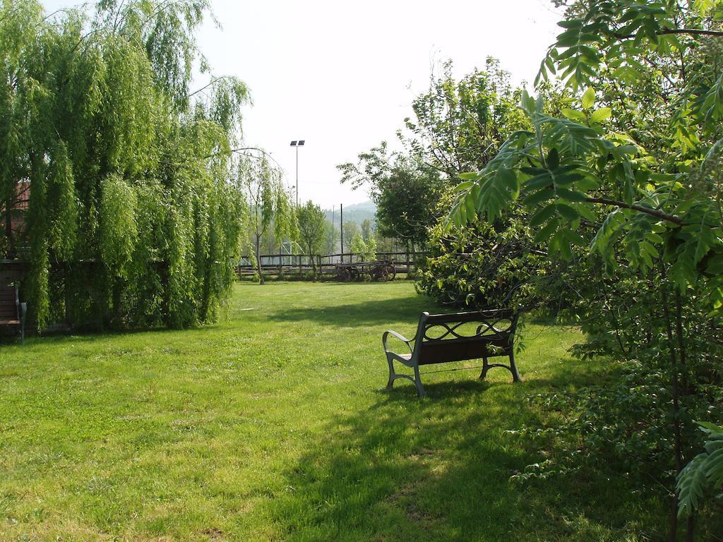 Agriturismo Torrazzetta Casteggio Exteriör bild