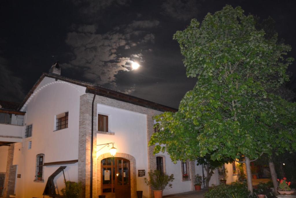 Agriturismo Torrazzetta Casteggio Exteriör bild