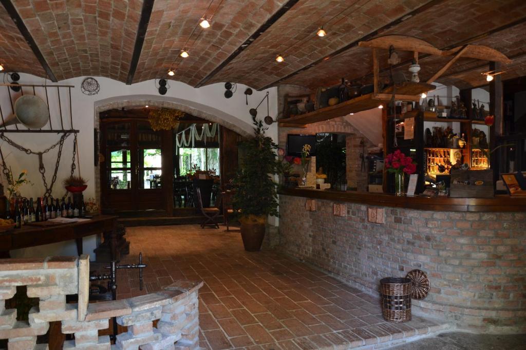Agriturismo Torrazzetta Casteggio Exteriör bild